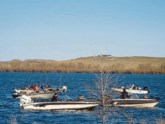 Boating opens March 16 at Jumbo – good fishing for walleye expected